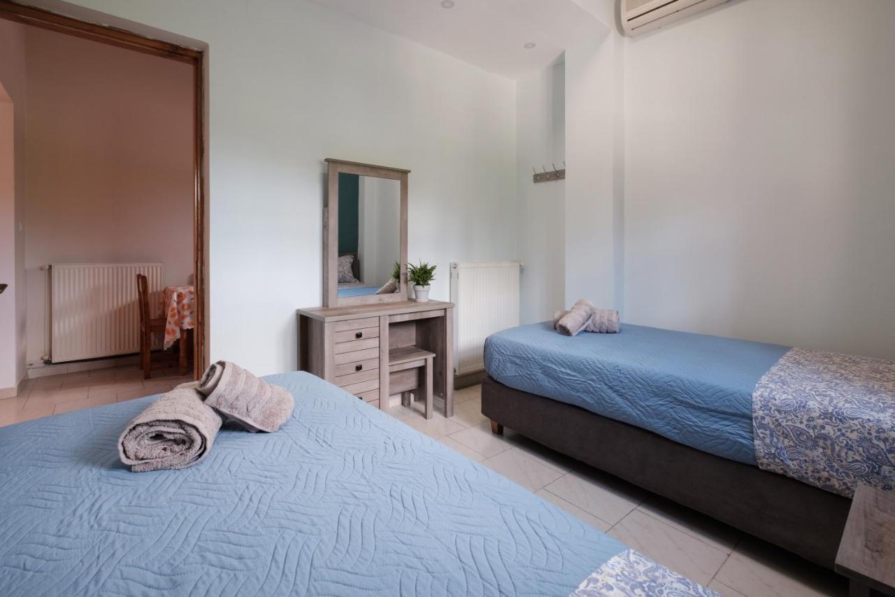 Mouzakitis Apartments 4 Арилас Екстериор снимка