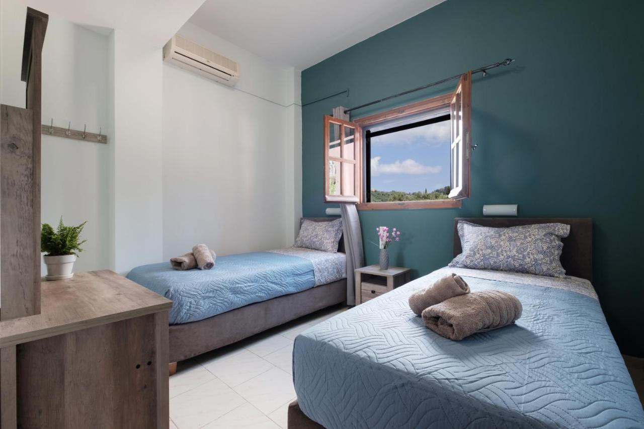 Mouzakitis Apartments 4 Арилас Екстериор снимка